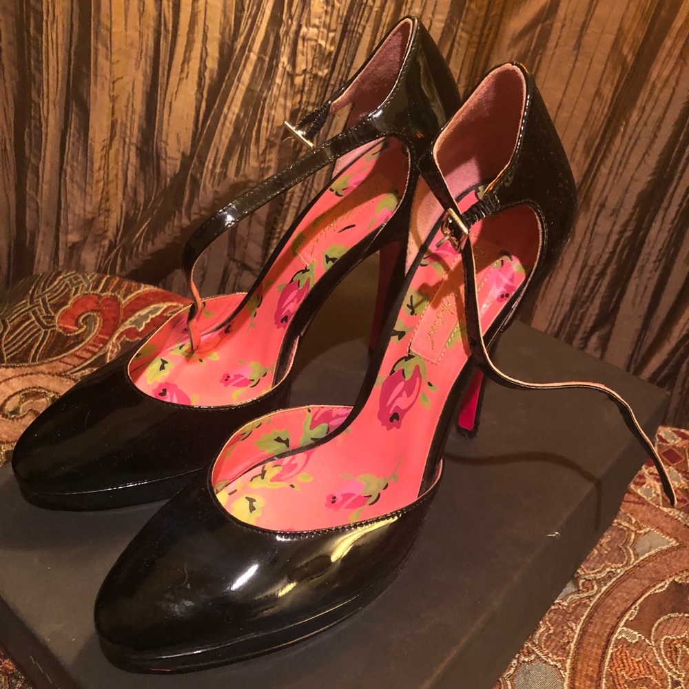 Betsey Johnson black heels size 6.5